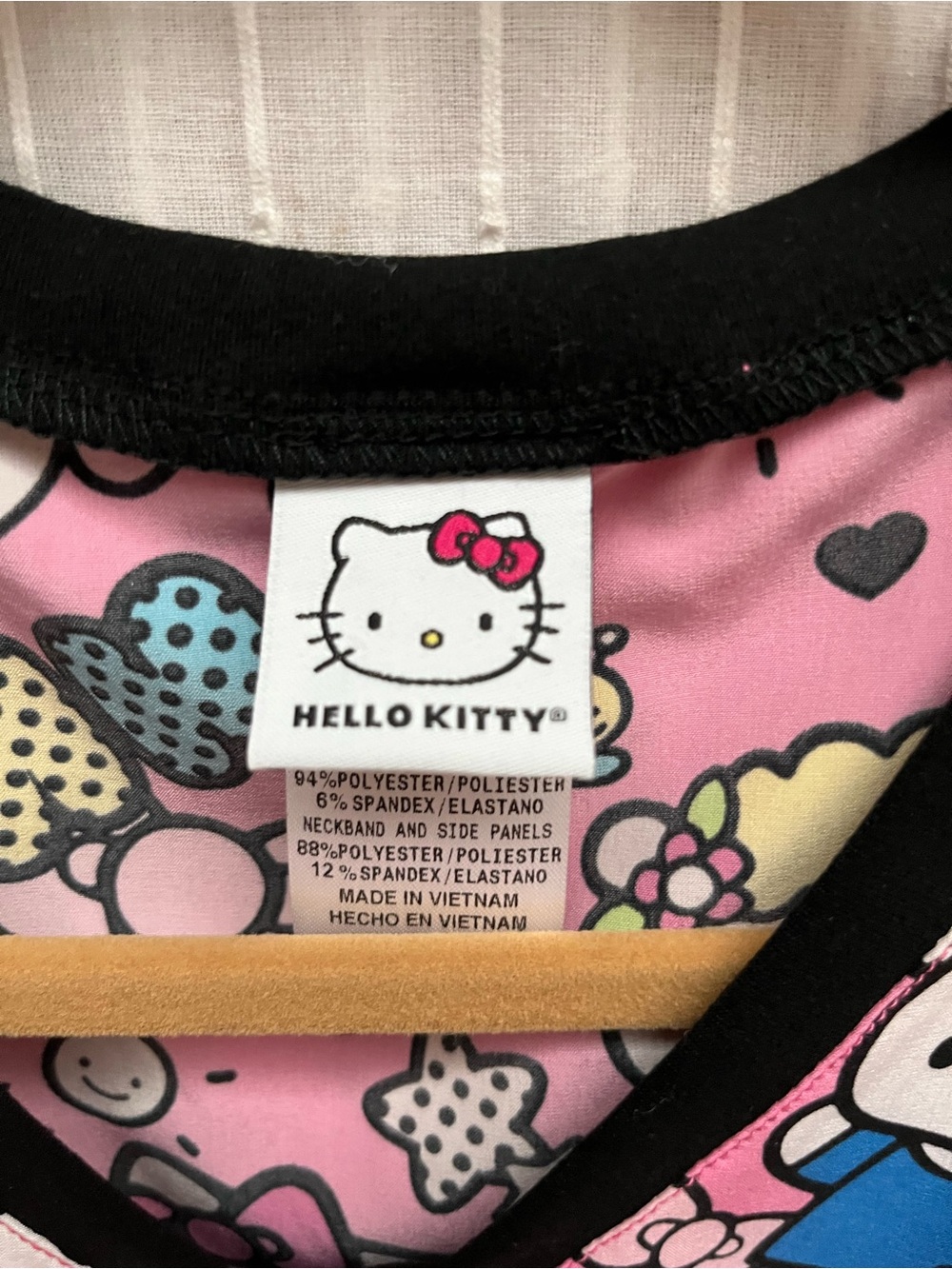 🔆Cherokee Tooniforms Hello Kitty Scrub Top Women's S NWT Pink Sanrio - Picture 3 of 6